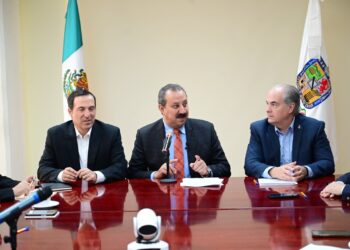José Luis Garza Garza propone ley para ordenar trámites administrativos en NL