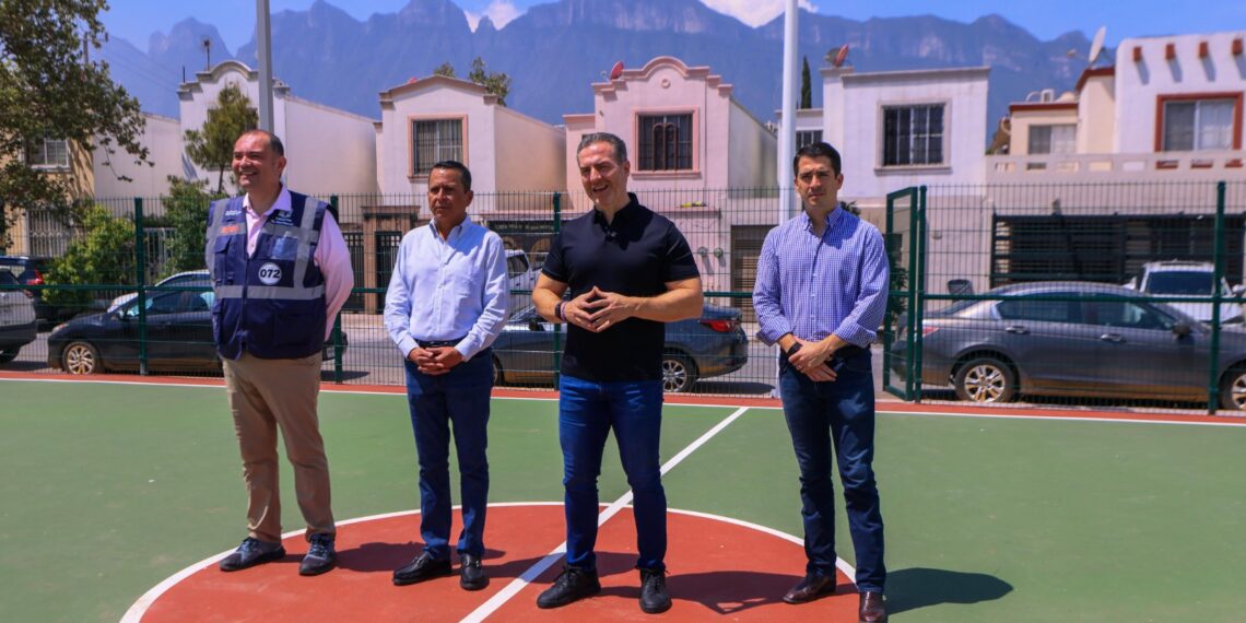 Adrián de la Garza entrega parque rehabilitado en Cumbres San Agustín