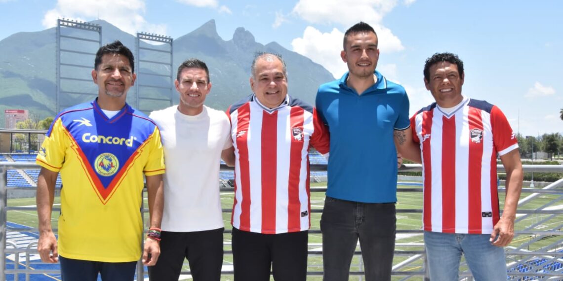 Leyendas del fútbol calientan motores para los Clásicos Regio y Nacional en Monterrey