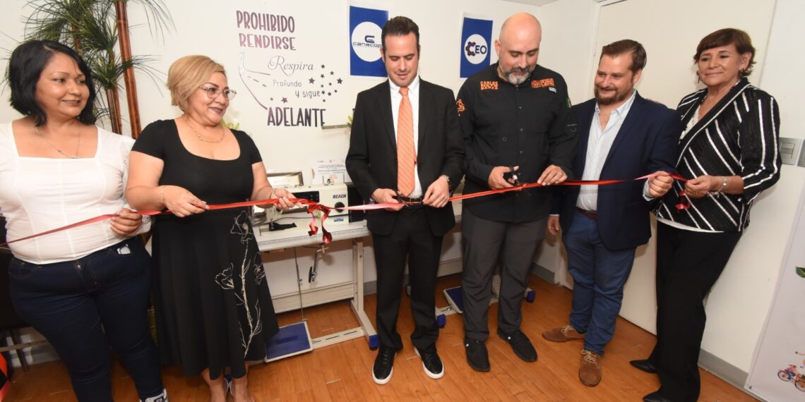 Reconocen a Canacope Monterrey como centro de impulso al comercio local