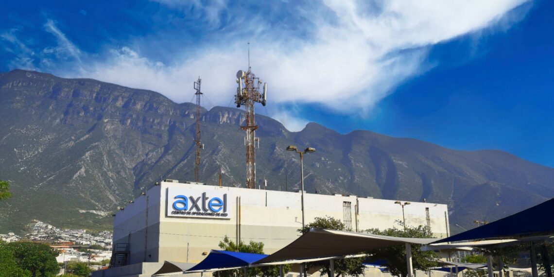 Axtel impulsa conectividad México–EUA con nueva red de fibra óptica