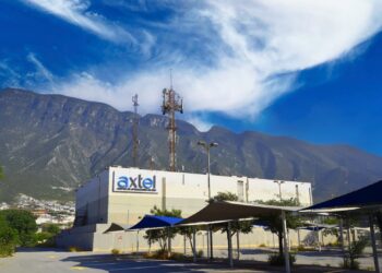 Axtel impulsa conectividad México–EUA con nueva red de fibra óptica