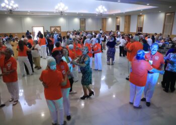 DIF Nuevo León celebra a más de 400 adultos mayores en su mes