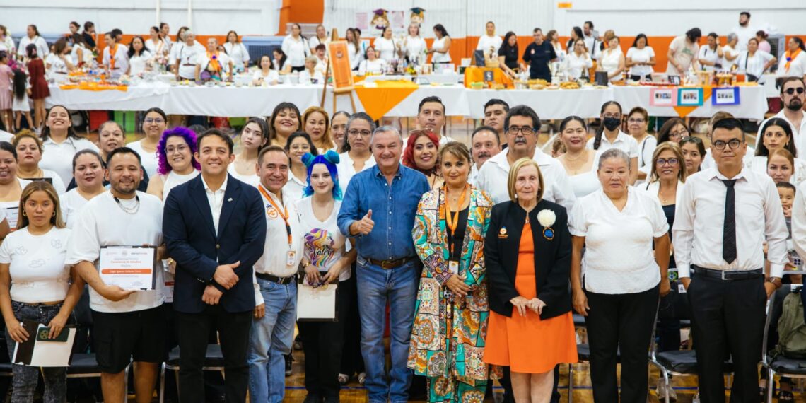 Guadalupe celebra la graduación de 1,300 ciudadanos capacitados en oficios