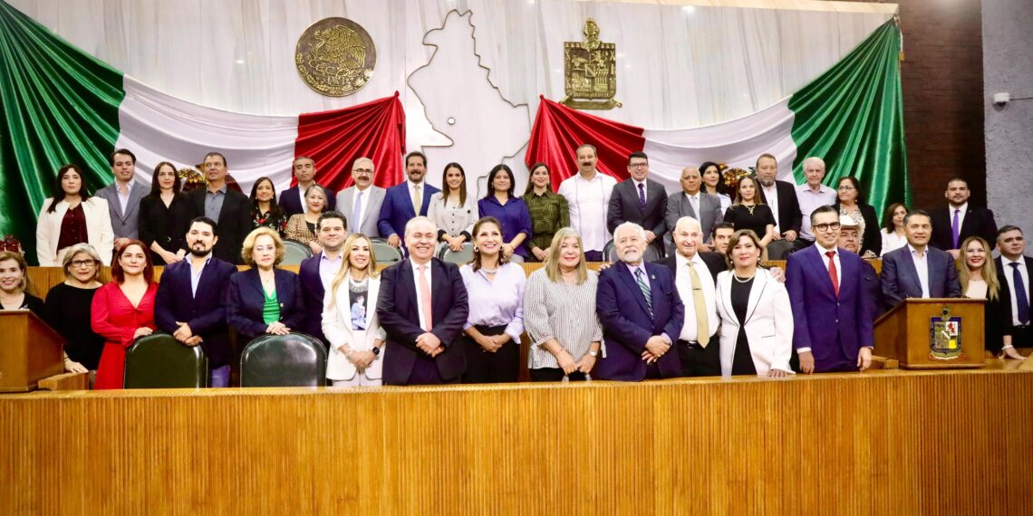 Congreso de Nuevo León rinde homenaje a Diputados Constituyentes