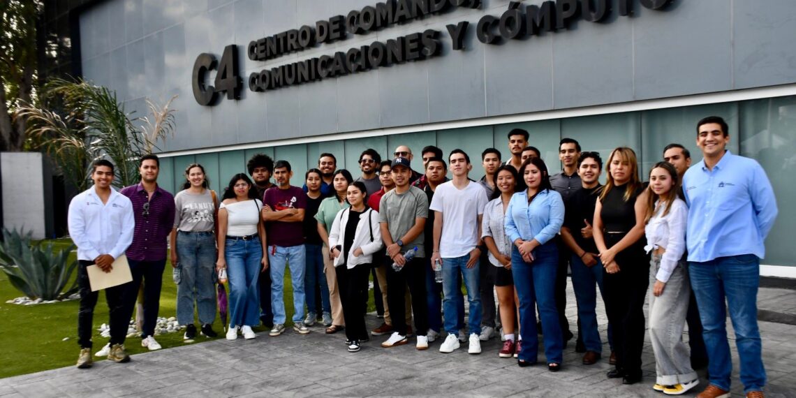 Jóvenes de Monterrey conocen de cerca el trabajo del C4