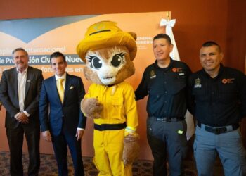 Miguel Flores: “Brigada Fénix de Protección Civil NL combatirá incendios en Canadá”