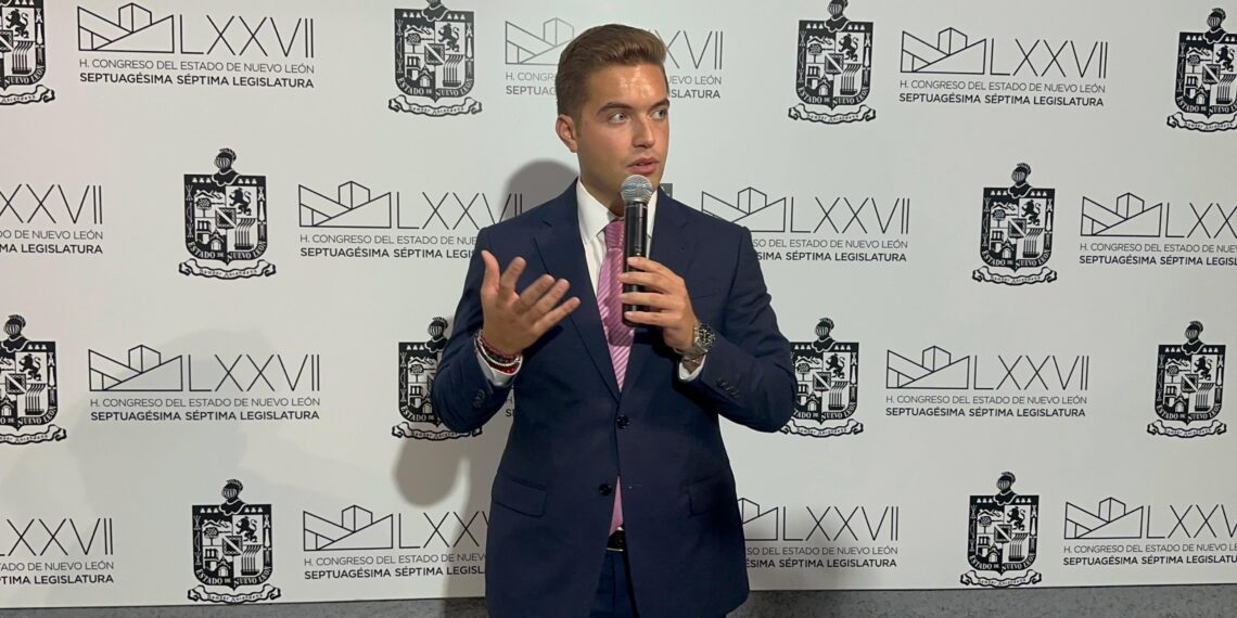 Jesús Elizondo pide garantizar descuentos permanentes en transporte público para estudiantes