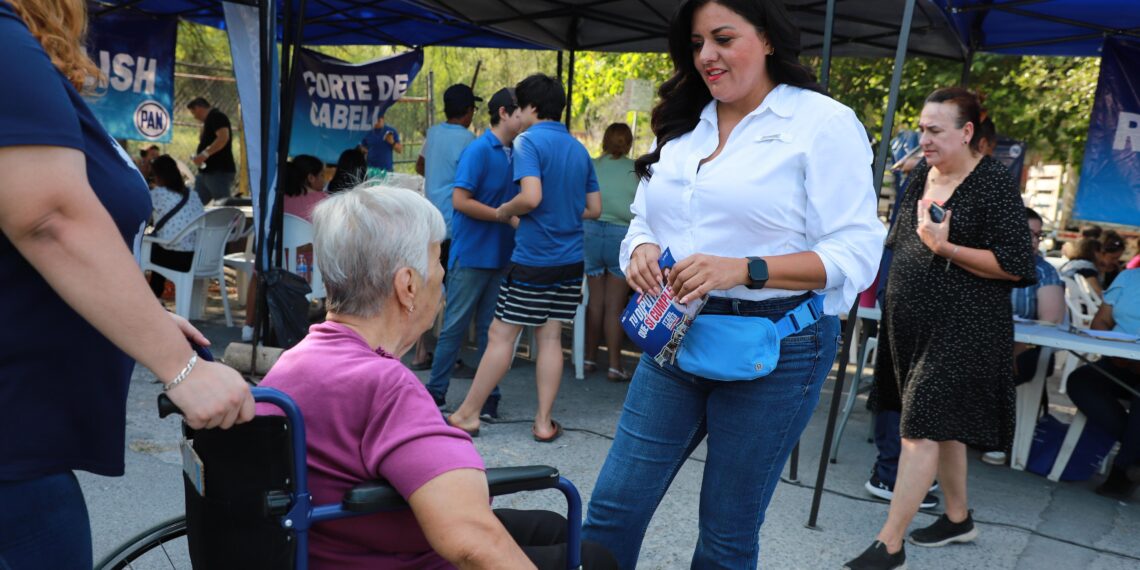 Itzel Castillo realiza “Informe en tu Colonia“