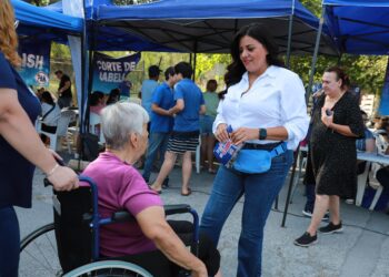 Itzel Castillo realiza “Informe en tu Colonia“