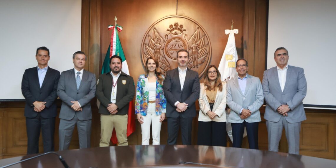 Adrián de la Garza presenta el Centro Integral de Atención al Migrante