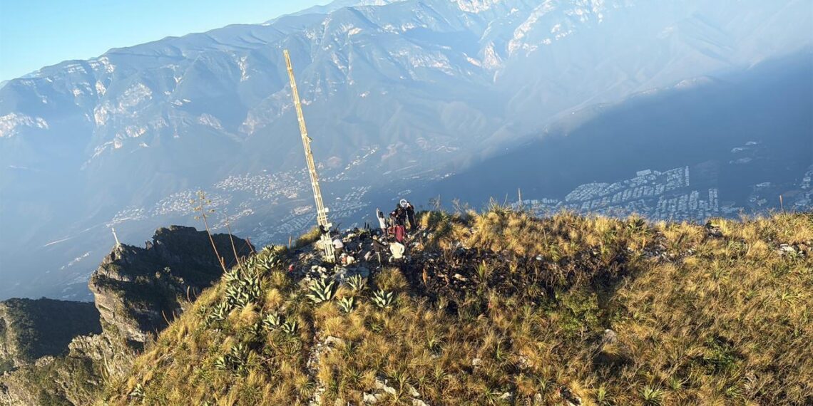 Combate PC Guadalupe incendio en el Cerro de la Silla