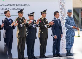 Miguel Flores respalda al nuevo comandante de la Séptima Zona Militar