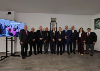 Colegio de Abogados de NL celebra 200 años con develación de placa conmemorativa