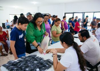Guadalupe entrega lentes graduados gratuitos a más de 200 personas