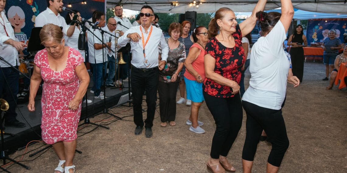 Guadalupe celebra a sus adultos mayores con música y convivencia