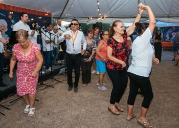 Guadalupe celebra a sus adultos mayores con música y convivencia
