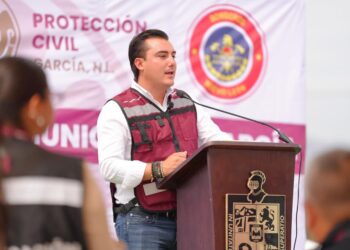 Manuel Guerra Cavazos reafirma respaldo a Bomberos de Nuevo León