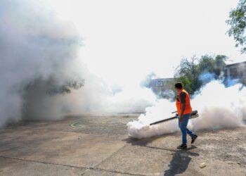 Guadalupe intensifica fumigación y deshierbe en escuelas