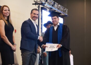 Graduación de la segunda generación de Prepa Regia en Monterrey