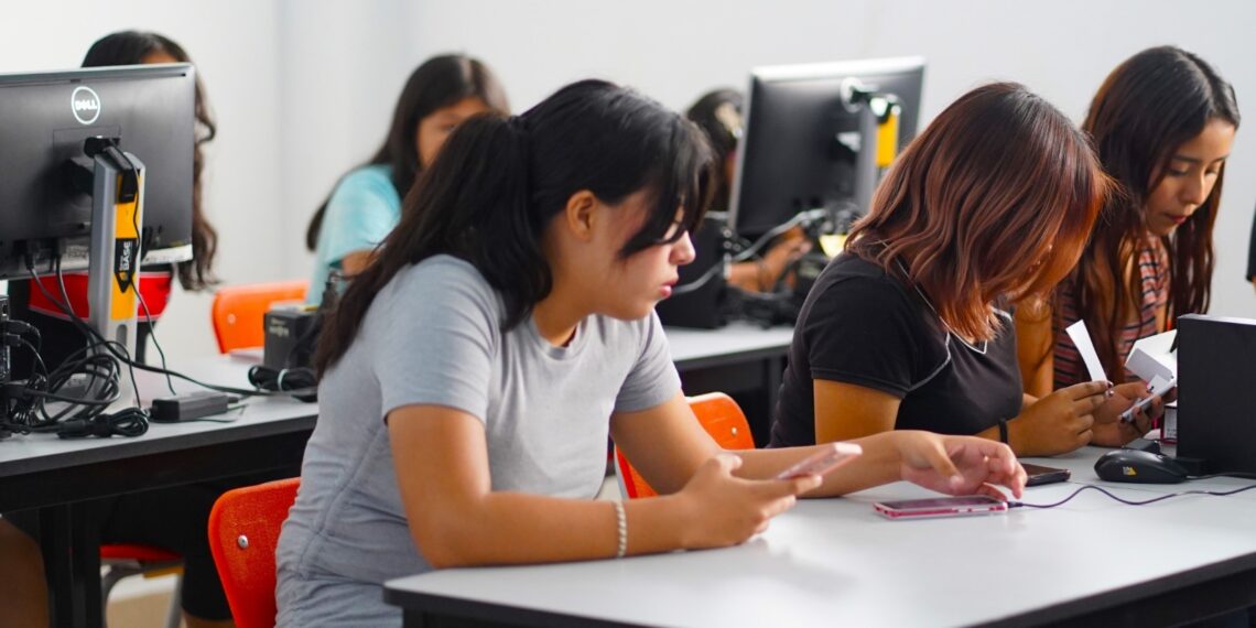 11,400 estudiantes inician clases en la Universidad Ciudadana