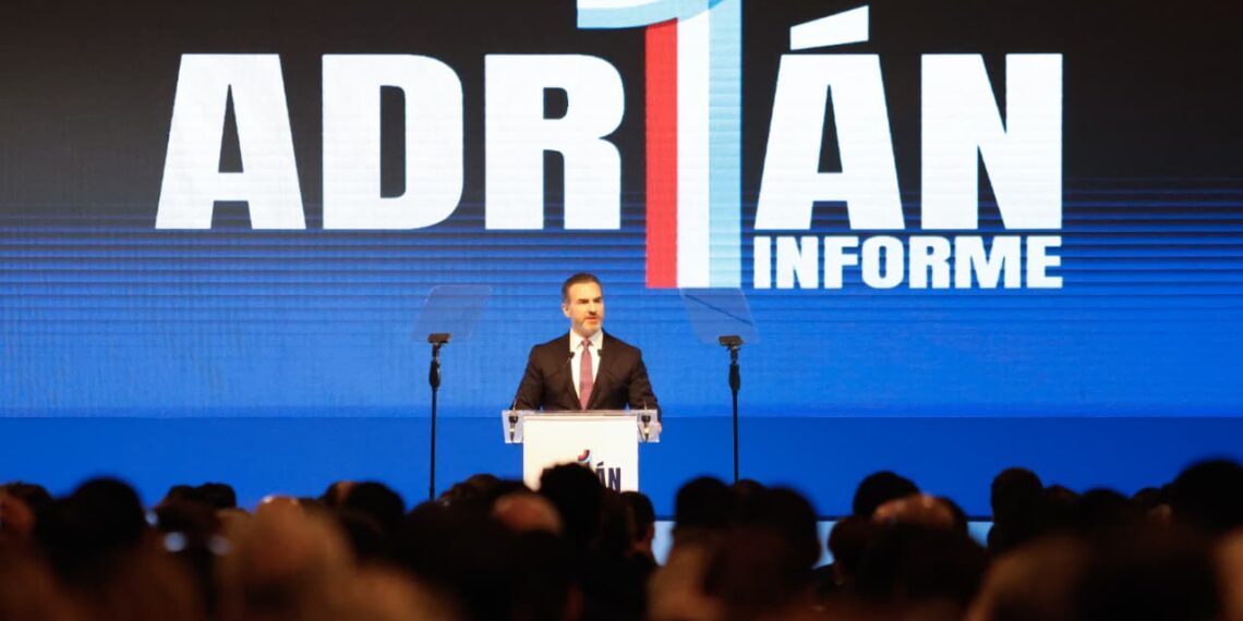 Adrián de la Garza promete seguir construyendo un Monterrey de progreso