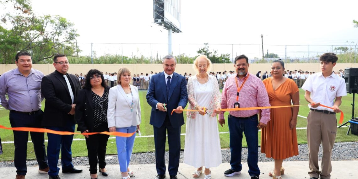 Héctor García reitera compromiso con la educación en Guadalupe