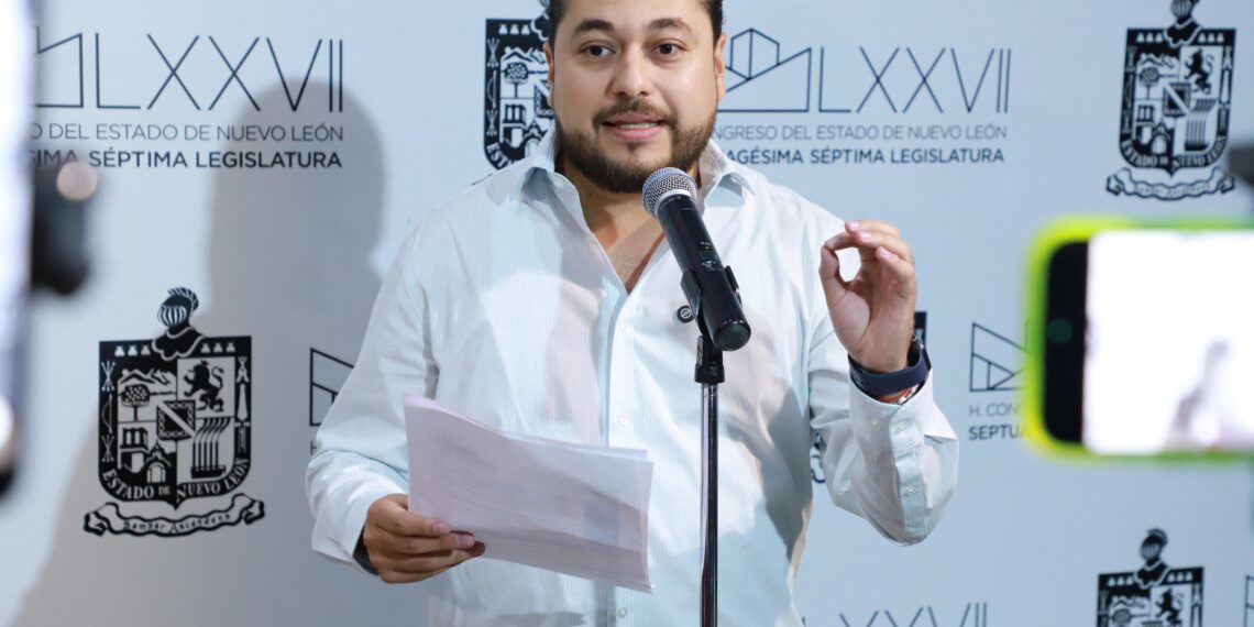 Miguel Lechuga propone garantías para compradores de condominios