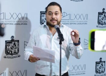 Miguel Lechuga propone garantías para compradores de condominios