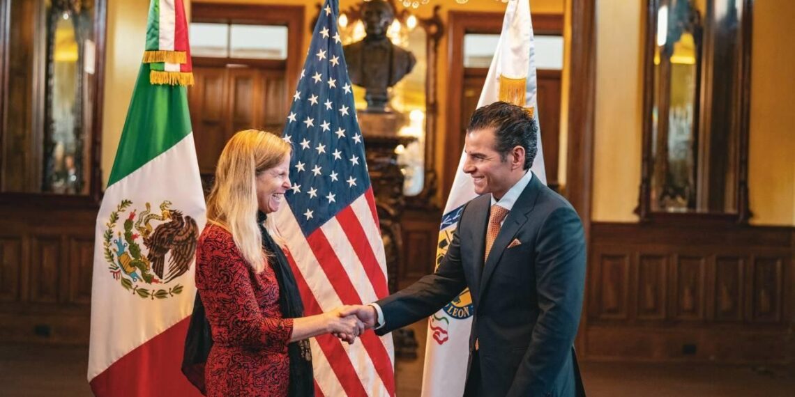 Miguel Flores se reúne con la Cónsul General de EE.UU. en Monterrey