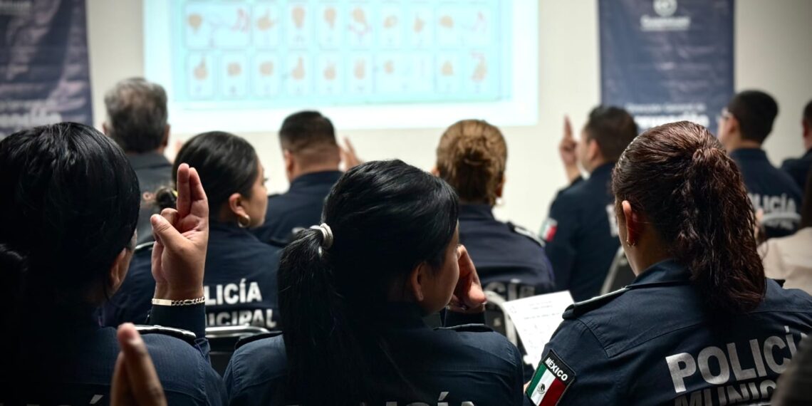 Policías de Guadalupe se capacitan en lengua de señas