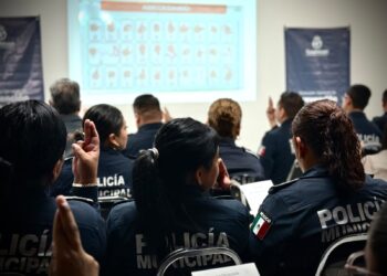 Policías de Guadalupe se capacitan en lengua de señas