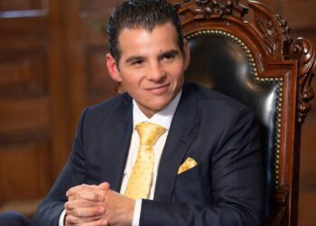 Miguel Flores invita a neoleoneses a brigada de testamentos gratuitos