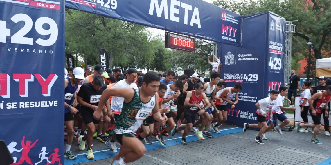 Corren miles para conmemorar el 429 aniversario de la Fundación de Monterrey