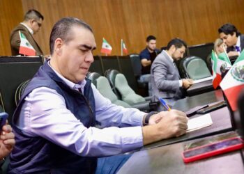 Heriberto Treviño plantea reforma para capacitar contra ciberacoso