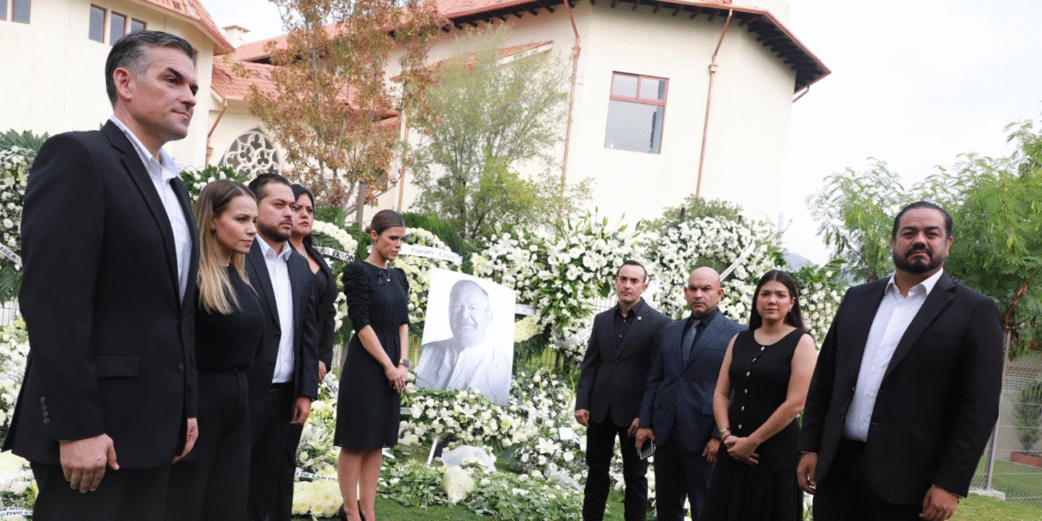 Diputados del PAN rinden homenaje póstumo a Mauricio Fernández Garza