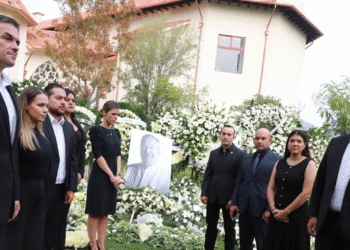 Diputados del PAN rinden homenaje póstumo a Mauricio Fernández Garza