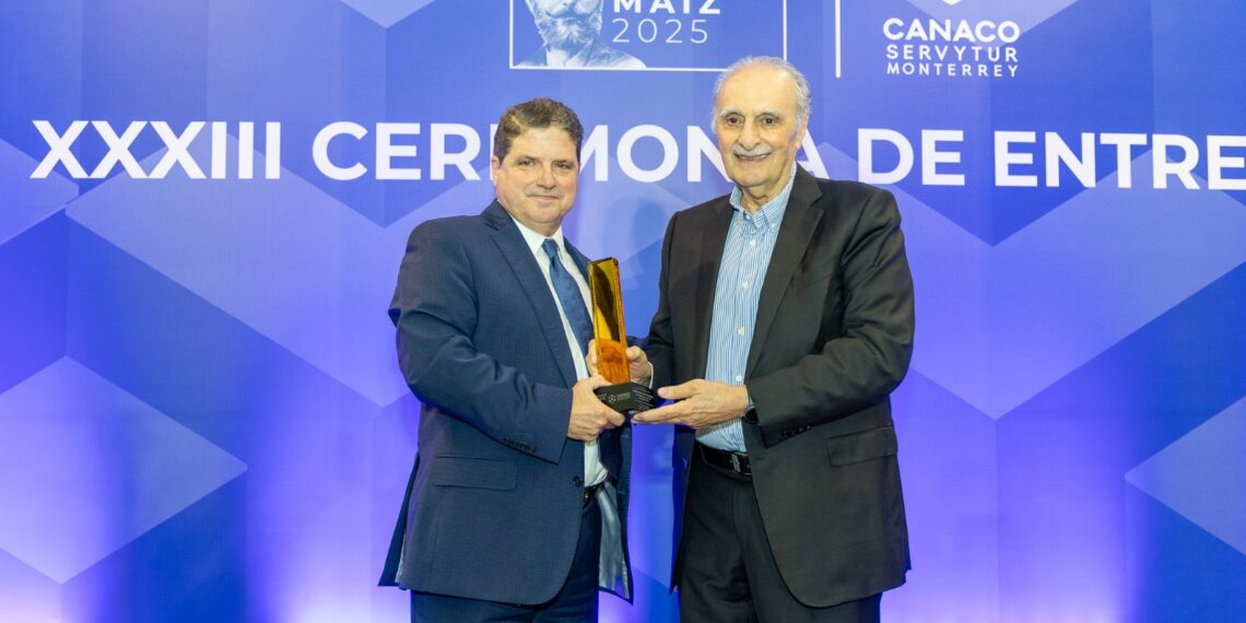 Enrique Marcos Giacoman recibe Presea Pedro Maiz Arsuaga 2025