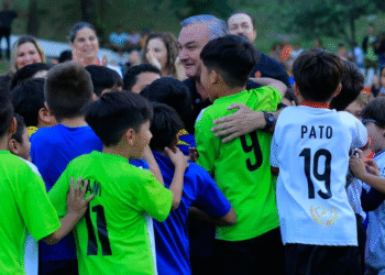 Guadalupe entrega cancha deportiva rehabilitada en la colonia Villa Olímpica