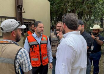 Autoridades inspeccionan a osa negra americana en Zoológico La Pastora