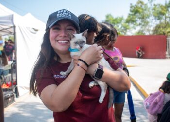 Greta Barra lleva brigada de bienestar animal a Paraje San José en García