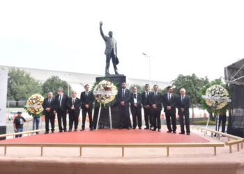 Mineros conmemoran aniversario luctuoso de Napoleón Gómez Sada