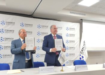 CANACO Monterrey y gremio óptico firman convenio para promover la salud visual