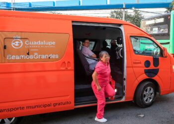 Más de 376 mil traslados ha efectuado el programa Guadalupe Nos Mueve