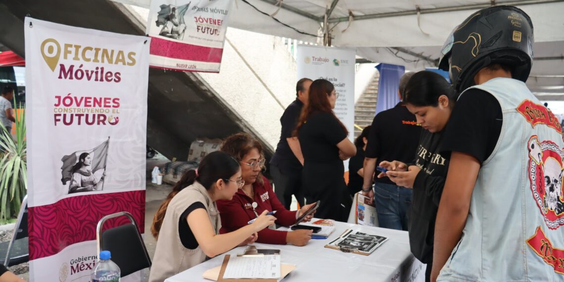 Más de 700 personas consiguen empleo en la Feria Nacional de Empleo 2025