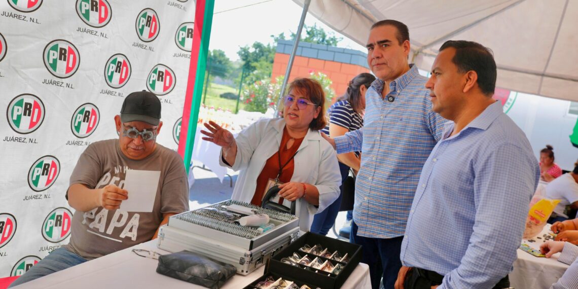 Heriberto Treviño lleva brigada médica a familias de Juárez