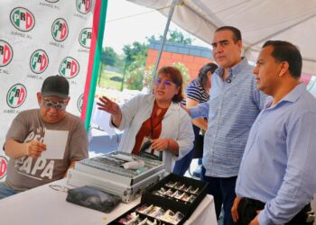 Heriberto Treviño lleva brigada médica a familias de Juárez