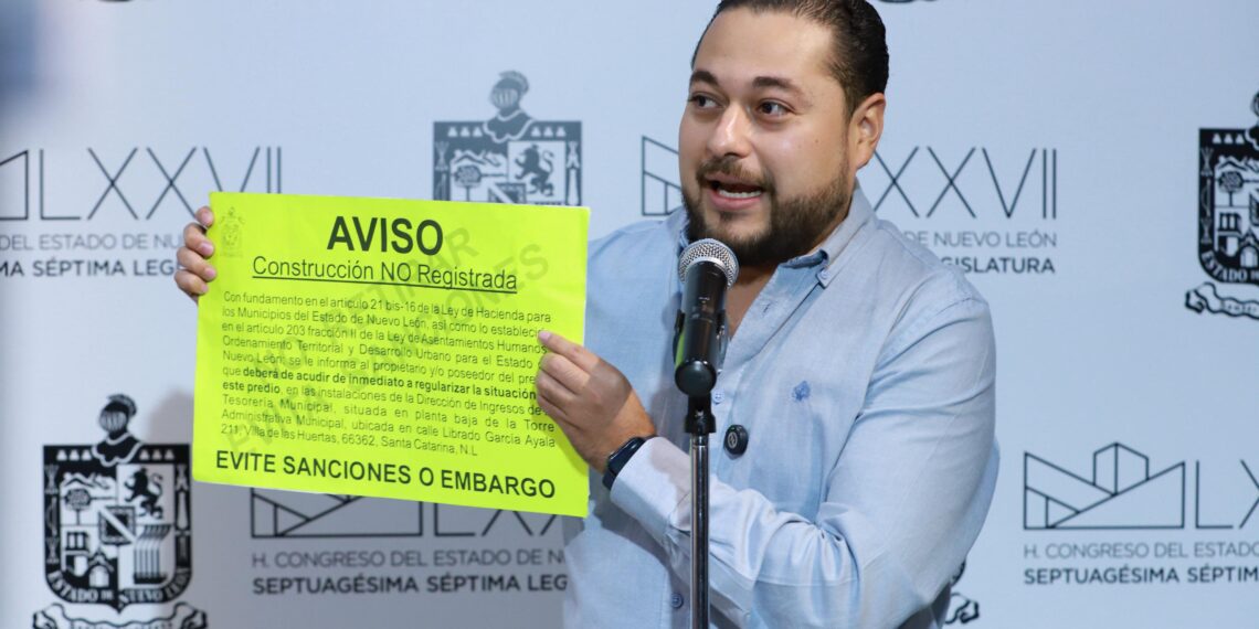 Miguel Lechuga acusa “cobro excesivo” de impuestos en Santa Catarina