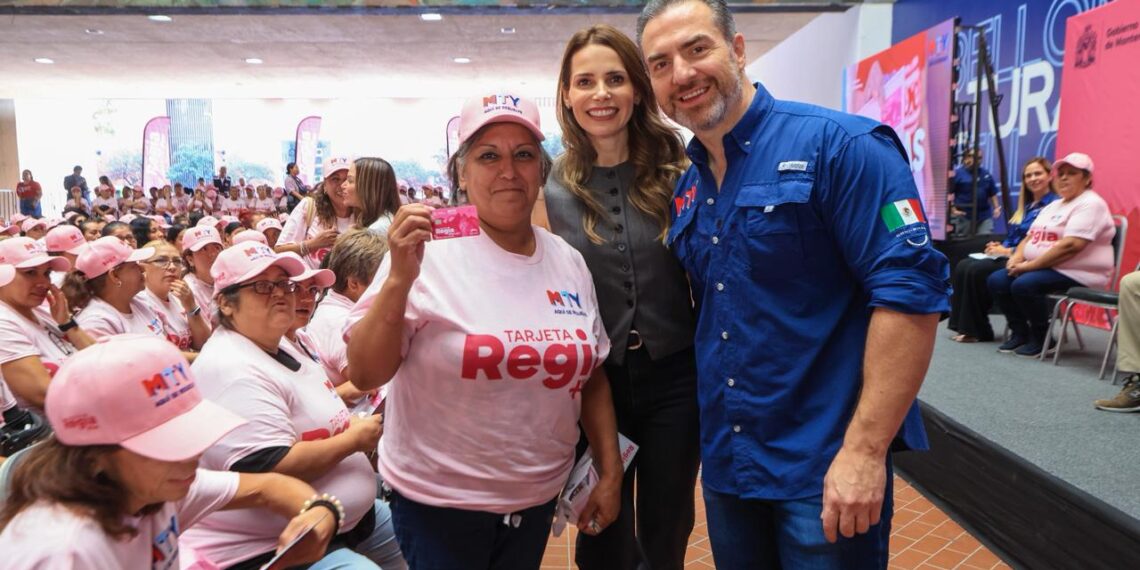 Monterrey avanza con la entrega de la Tarjeta Regia Plus a más mujeres