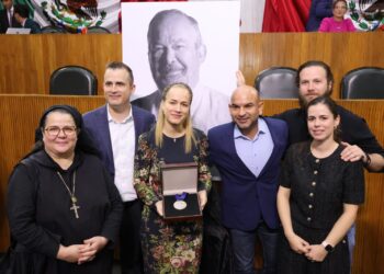 Congreso de Nuevo León entrega “Medalla Mauricio Fernández Garza“